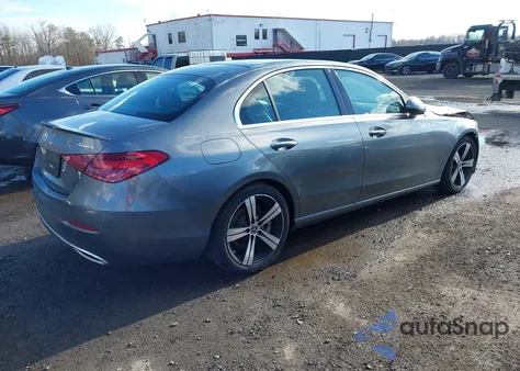 2022 Mercedes-Benz C 300 4Matic z USA, uszkodzony, nr VIN W1KAF4HBXNR039865